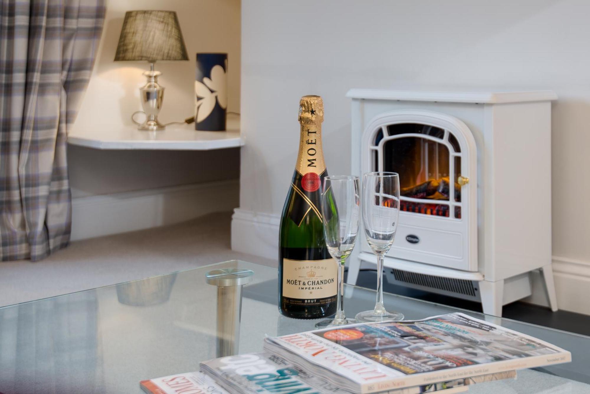Castle Retreat - Luxury Apartment Opposite Alnwick Castle エクステリア 写真
